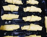 A picture of step 5 of Bread with cream cheese.