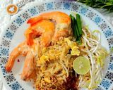 Gambar langkah 6 resipi Phad Thai Goong.