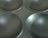 Foto langkah ke 3 dari resep Apem Tape Ketan Hitam dg topping Keju parut.