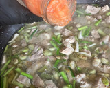 Foto del paso 5 de la receta: Paellita de secreto ibérico, con habas y ajos tiernos