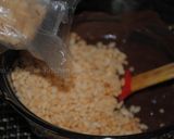 A picture of step 4 of Tasty chocolate rice krispies.