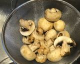A picture of step 1 of Tandoori Mushrooms.