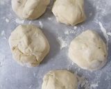 A picture of step 3 of Cheese naan.