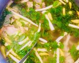 Hình bước làm 4 của món Lẩu gà lá é