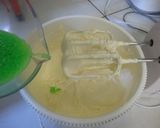 Foto langkah ke 3 dari resep Sponge Cake Pandan lembut.