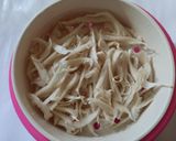 Foto langkah ke 2 dari resep Tumis Jamur Tiram Pedas.