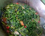 Foto langkah ke 4 dari resep Tumis Kangkung Terasi.