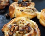 Körtés, kék sajtos  csiga recept fázis 5 fotója