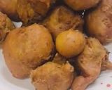 A picture of step 4 of Mysore bhajiya /bonda.