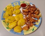 A picture of step 3 of Potato and onion fritters.