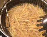 Foto del paso 2 de la receta: Salchipapa Ecua/holandesa