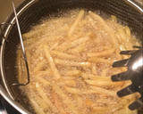 Foto del paso 2 de la receta: Salchipapa Ecua/holandesa