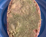 Foto del paso 3 de la receta: Tostadas de aguacate y huevo para un desayuno sano