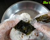 Foto langkah ke 4 dari resep Resep onigiri tanpa beras jepang.