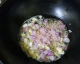A picture of step 2 of Creamy Mushroom with Asparagus.