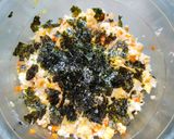 Foto langkah ke 4 dari resep Nasi Kepal Korea.