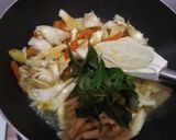 Foto langkah ke 4 dari resep Pindang Jamur Tiram.