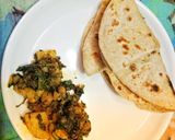 पालक आलू सब्जी रेसिपी (Spinach Aloo Sabji Recipe In Hindi) रेसिपी चरण 3 फोटो