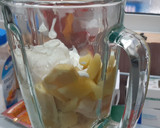 Foto del paso 1 de la receta: Yogur, mango y plátano helados