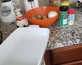 A picture of step 2 of Red rice with chicken legs and potatoes.