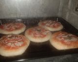 Foto langkah ke 3 dari resep Pizza mini.
