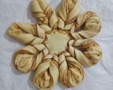 Foto langkah ke 7 dari resep Cinnamon Flower Bread.