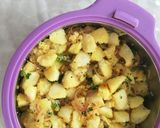 A picture of step 5 of Masala Idli.