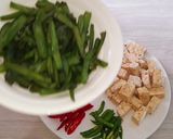 Foto langkah ke 1 dari resep Tumis Genjer Tauco.