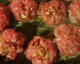 Une image de l'étape 4 de Poêlée d'aubergines tomate mozzarella et boulettes de viande.