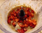 Foto del passaggio 3 della ricetta Vegan muffin alle fragole 🍓