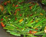 Foto langkah ke 5 dari resep Tumis kacang panjang dan udang.