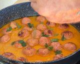 Foto del paso 7 de la receta: Albóndigas de pollo con curry rojo