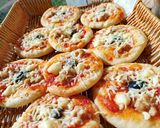 صورة لخطوة 2 من وصفة 🍕ميني بيتزا بوصلة اقتصادية والنتيجة واعرة 🍕و العجينة تخرجو منها انواع وانواع تاع مملحات