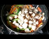 A picture of step 3 of Soya chunks vegetable roll.