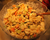 Foto del paso 15 de la receta: Ensalada con pasta, con coliflor y espárragos salsagolfeados