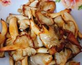 Hình bước làm 1 của món Nấm bào ngư kho tương hột