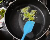 A picture of step 3 of Pasta with white sauce.