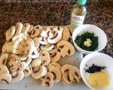 Foto del paso 1 de la receta: Champiñones salteados con arroz blanco. #paraprincipiantes