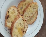 Foto langkah ke 5 dari resep Garlic bread (mudah dan enak).
