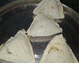 A picture of step 4 of Bread masala Samosa.