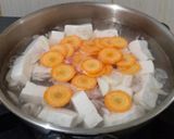 Foto langkah ke 4 dari resep Sop Bening Wortel Tahu.