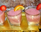 صورة لخطوة 2 من وصفة عصير فراولة🍓 و برتقال🍊 و موز 🍌