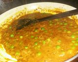 A picture of step 8 of Matar paneer.
