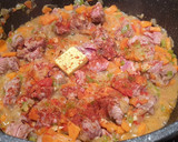 Foto del paso 2 de la receta: Guiso de ternera con arroz a la jardinera