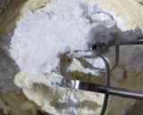 Foto langkah ke 2 dari resep Basque Burnt Cheesecake.