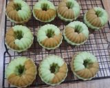 Foto langkah ke 4 dari resep Bolu Kukus Pandan Moka.