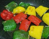 A picture of step 5 of Fried Bell Pepper Fish Cake 煎釀三寶.