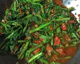 Foto langkah ke 3 dari resep Tumis Kangkung Balacan.