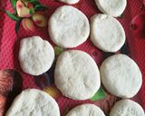 Csokis és barackos gombócok recept fázis 2 fotója