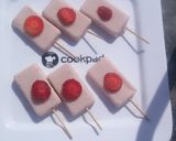 A picture of step 6 of Strawberry Mini Popsicles 😍.